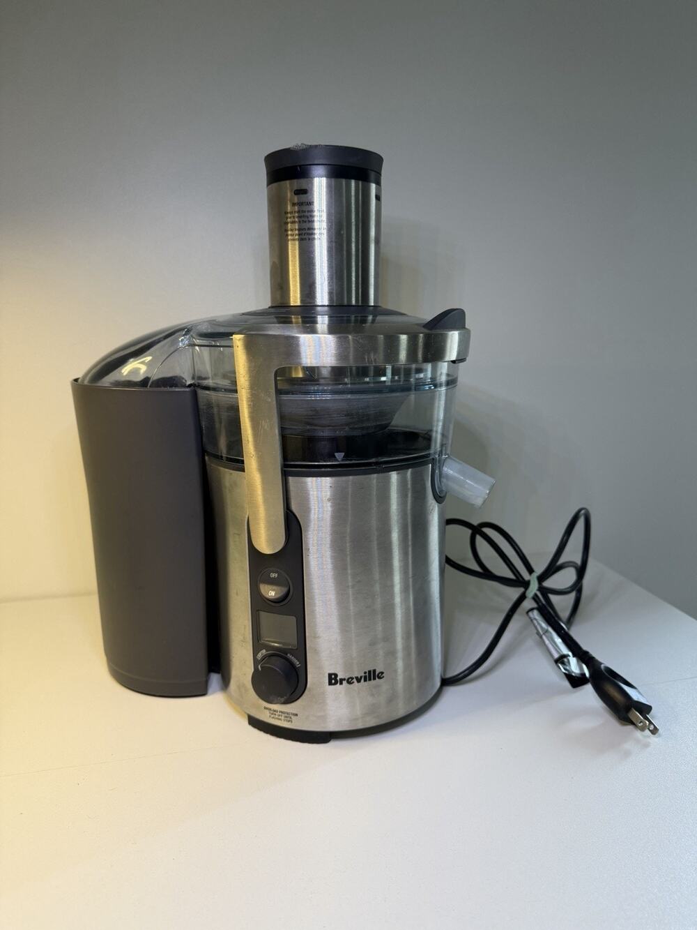 BREVILLE BJE510XL Juice Fountain Multi Speed Veggie Fruit Juicer WORKS GREAT!